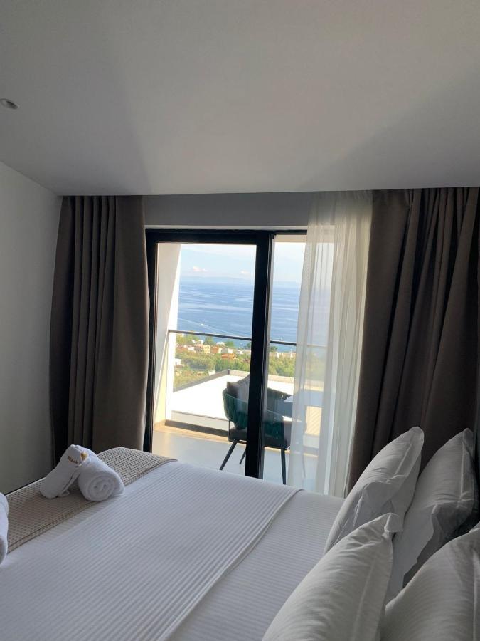 Black Diamond Hotel Dhërmi Kültér fotó
