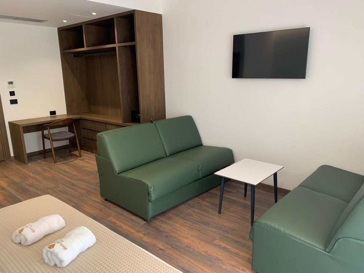 Black Diamond Hotel Dhërmi Kültér fotó