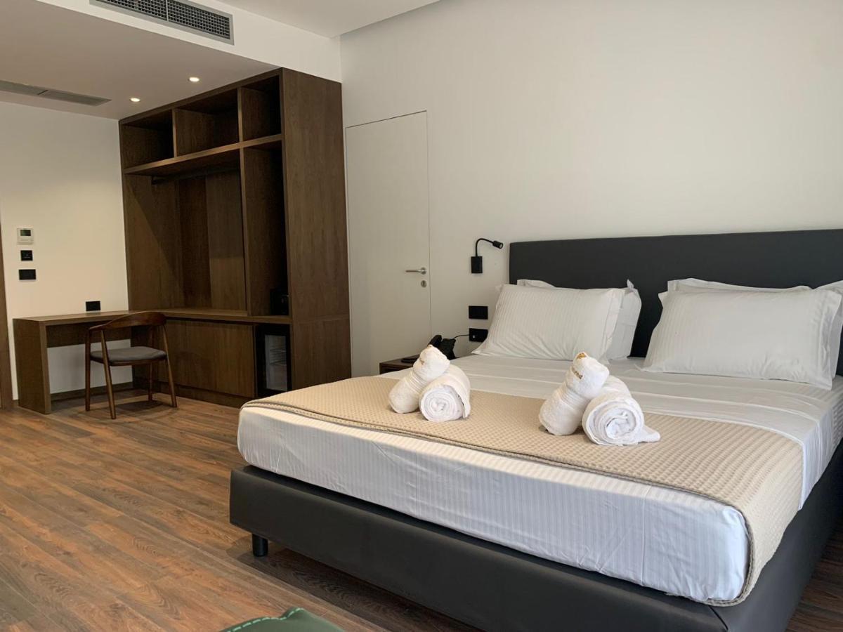 Black Diamond Hotel Dhërmi Kültér fotó