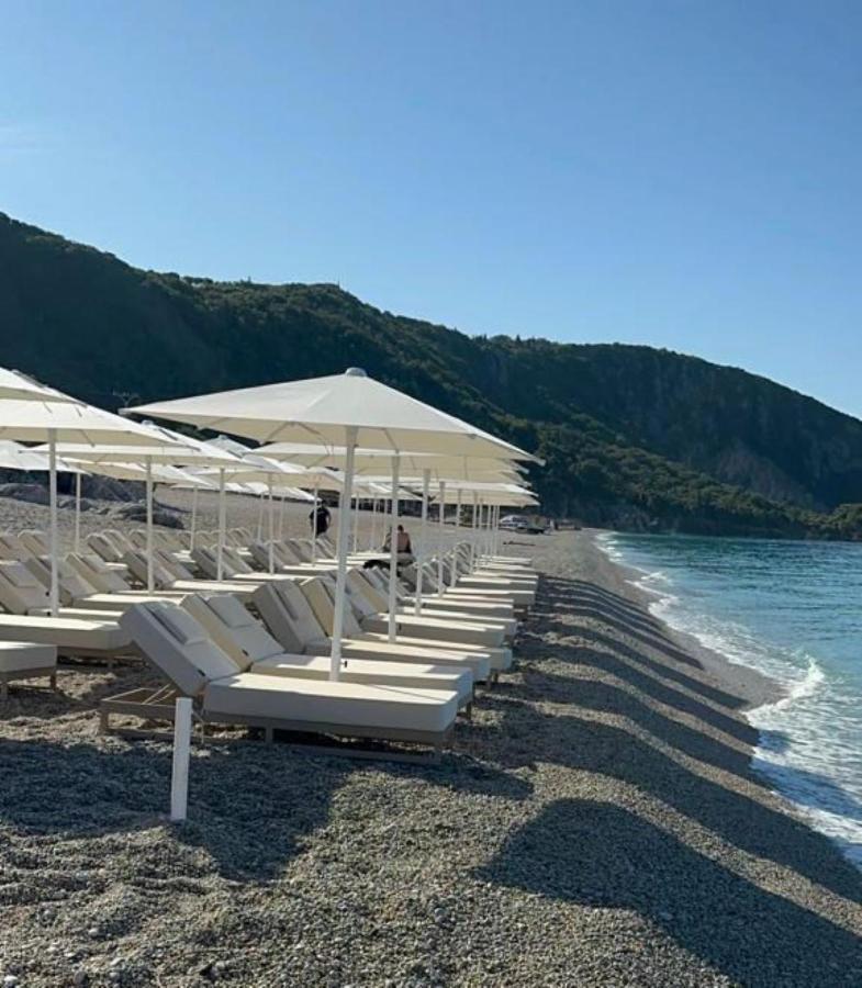 Black Diamond Hotel Dhërmi Kültér fotó