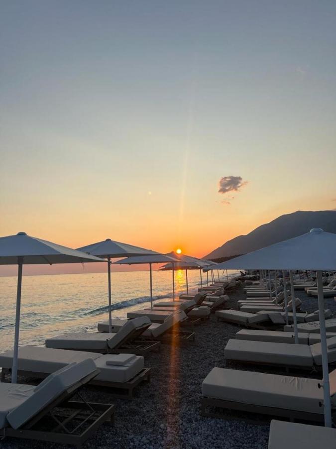 Black Diamond Hotel Dhërmi Kültér fotó