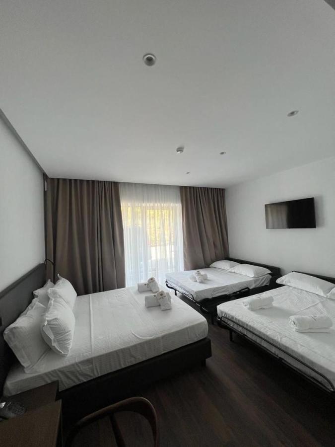 Black Diamond Hotel Dhërmi Kültér fotó