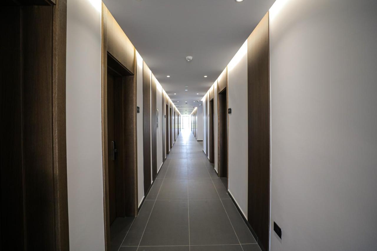 Black Diamond Hotel Dhërmi Kültér fotó