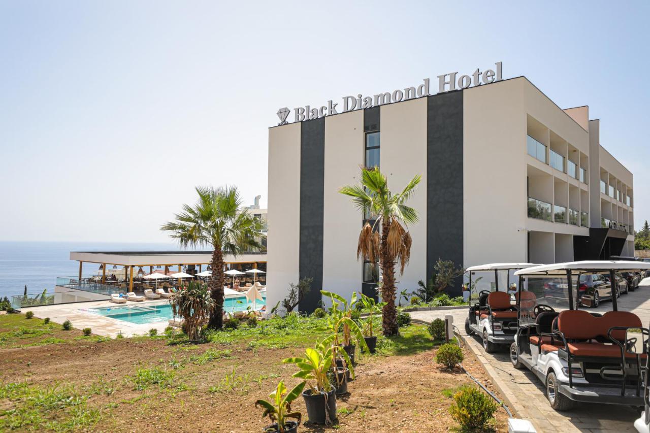 Black Diamond Hotel Dhërmi Kültér fotó