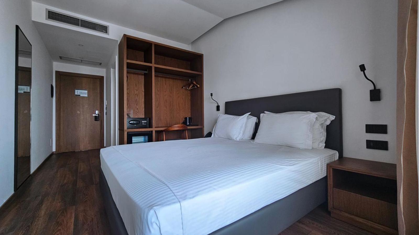 Black Diamond Hotel Dhërmi Kültér fotó