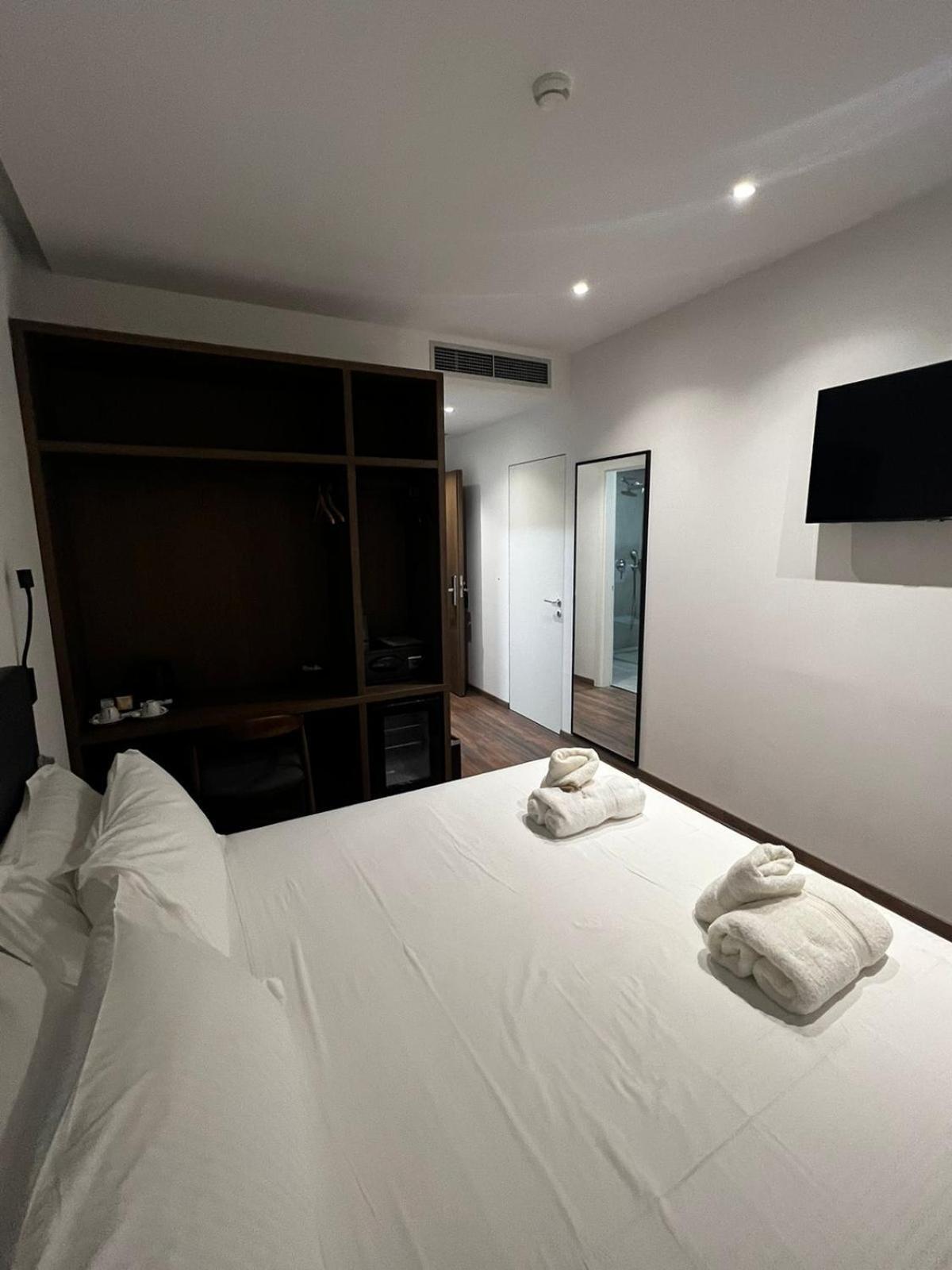 Black Diamond Hotel Dhërmi Kültér fotó