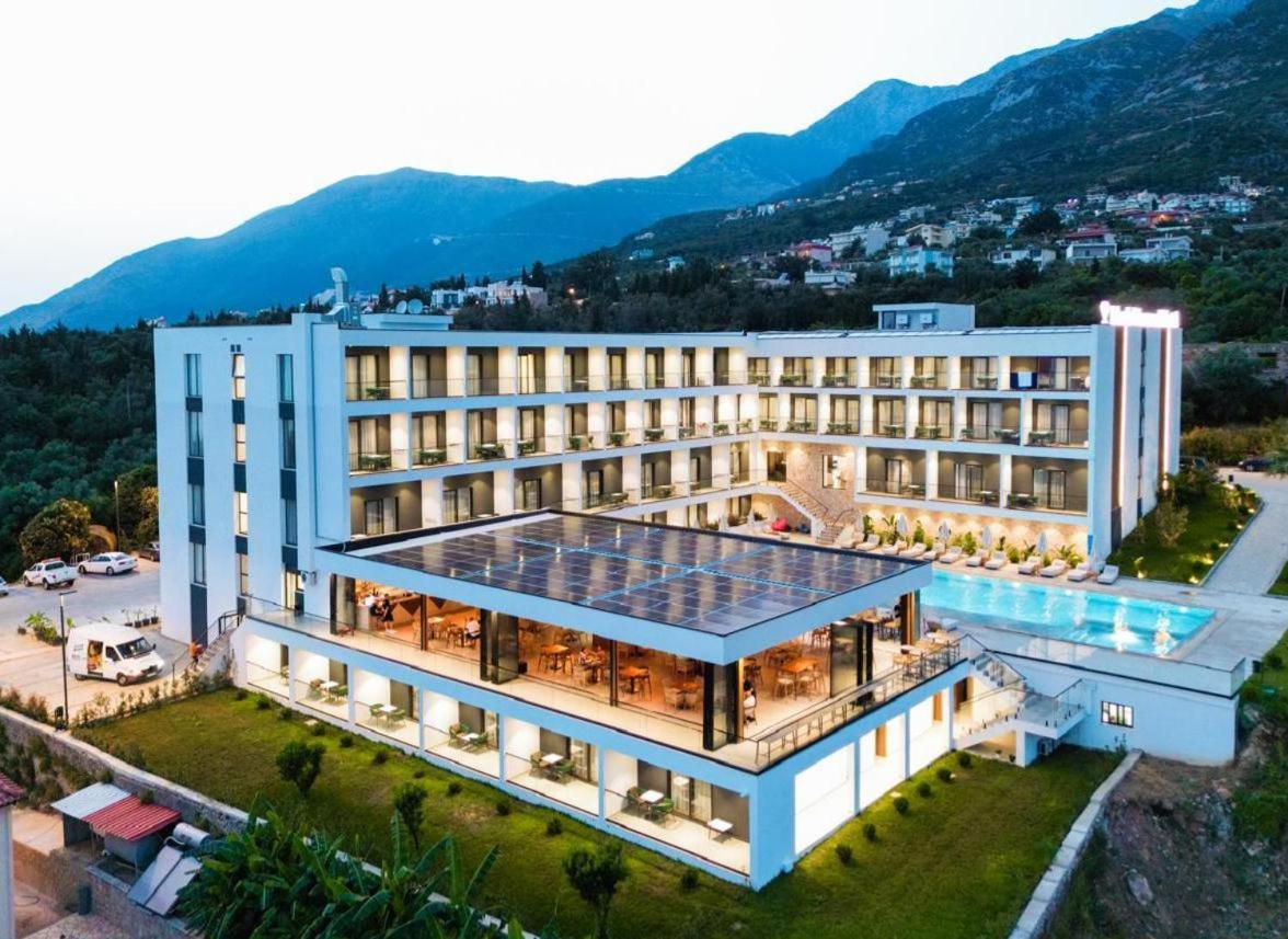 Black Diamond Hotel Dhërmi Kültér fotó